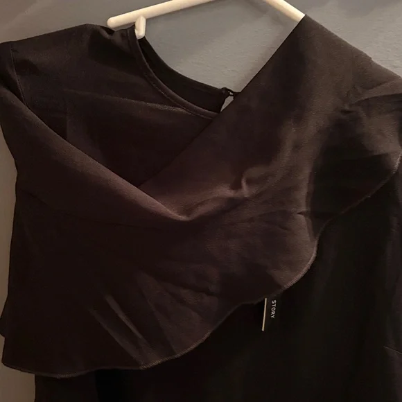 🆕Half Crop Ruffle Blouse - Picture 5 of 6